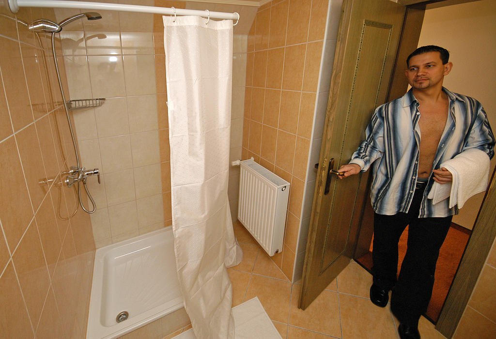 Hotel Bavaria Abda الغرفة الصورة