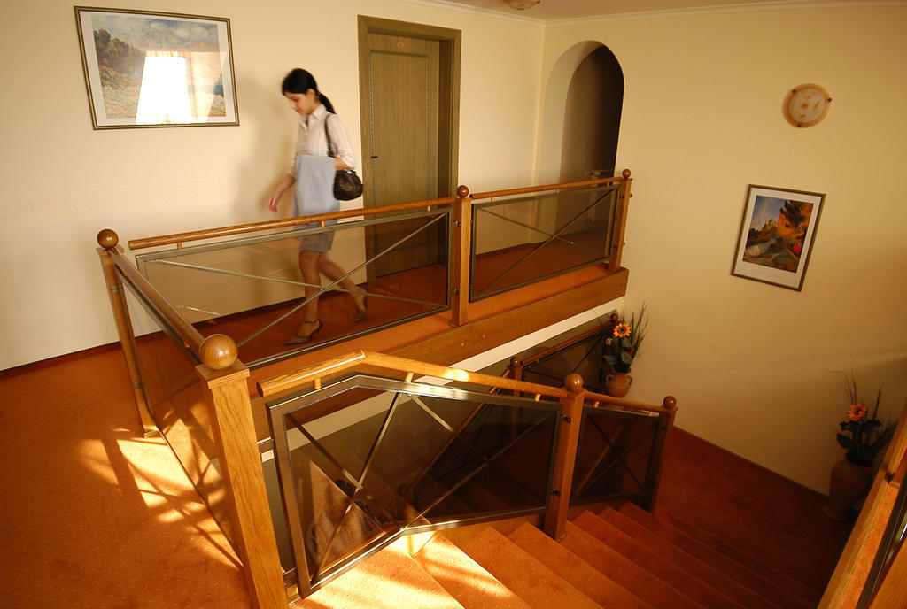 Hotel Bavaria Abda المظهر الخارجي الصورة